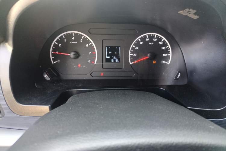 Used FORTHING Lingzhi 2023 M5 1.6L Practical Model 5 Seats Instrument Cluster