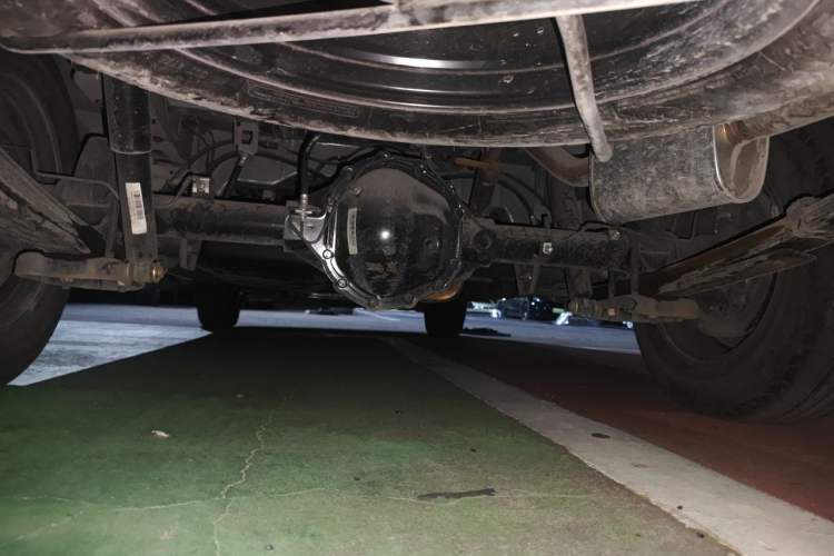 Used FORTHING Lingzhi 2023 M5L 1.6L Comfort Edition 7-Seater Chassis Rear