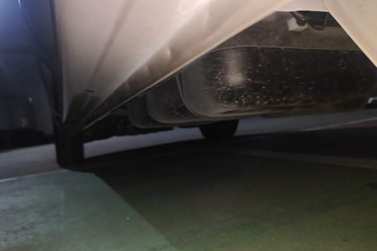 Used FORTHING Lingzhi 2023 M5L 1.6L Comfort Edition 7-Seater Chassis Rear Left