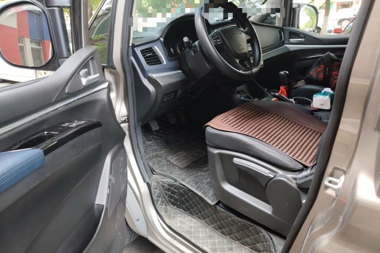 Used FORTHING Lingzhi 2023 M5L 1.6L Luxury 7-Seater Driver Seat