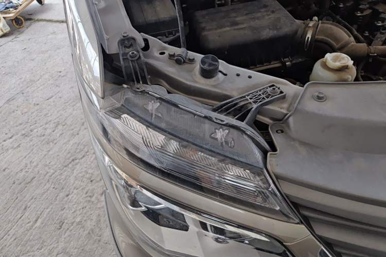 Used FORTHING Lingzhi 2023 M5L 1.6L Base Model 5 Seats Engine Bay Right