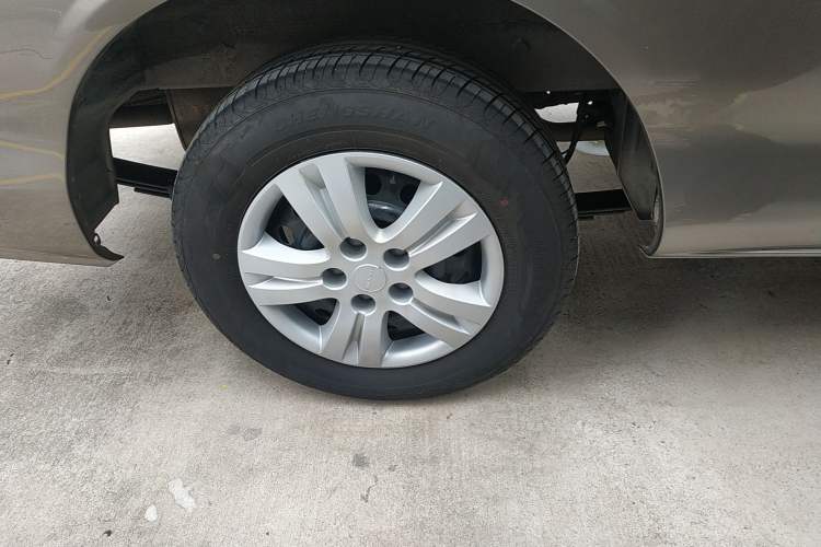 Used FORTHING Lingzhi 2023 M5L 1.6L Comfort Edition 7-Seater Exterior 2