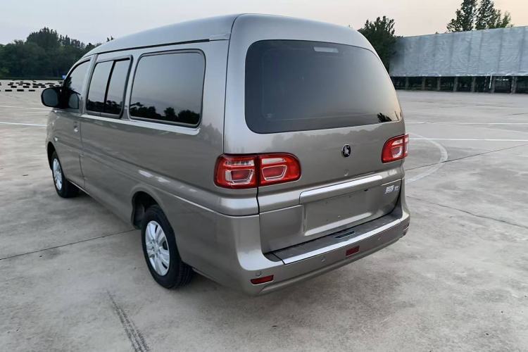 Used FORTHING Lingzhi 2023 M5L 1.6L Comfort Edition 7-Seater Exterior 9