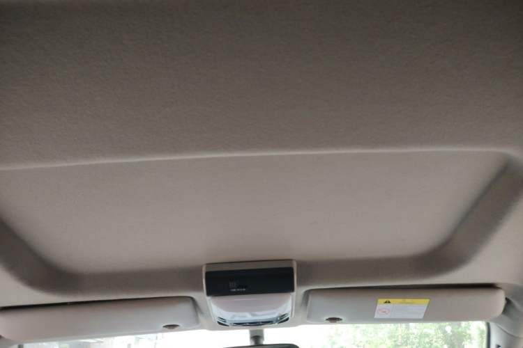 Used FORTHING Lingzhi 2023 M5L 1.6L Luxury 7-Seater Headliner