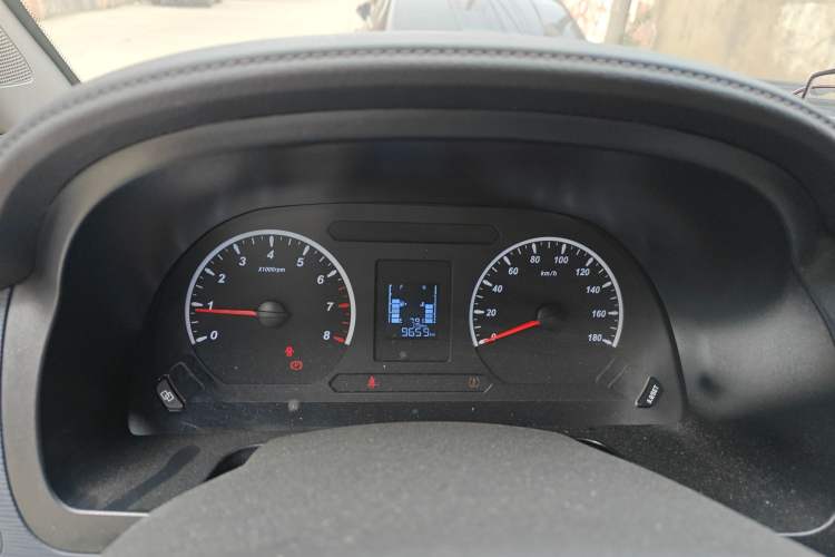 Used FORTHING Lingzhi 2023 M5L 1.6L Base Model 7 Seats Instrument Cluster