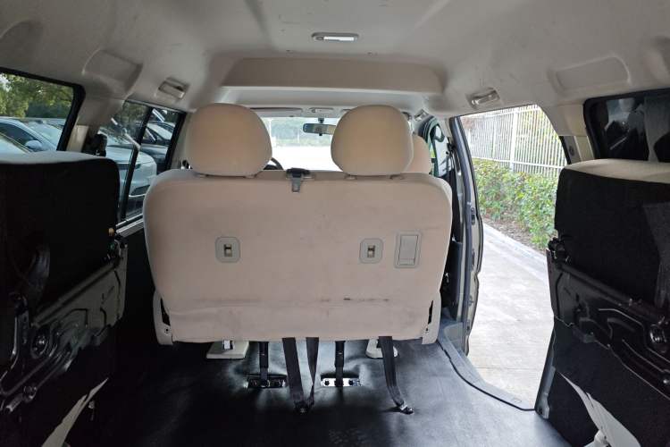 Used FORTHING Lingzhi 2023 M5L 1.6L Base Model 7 Seats Interior 13