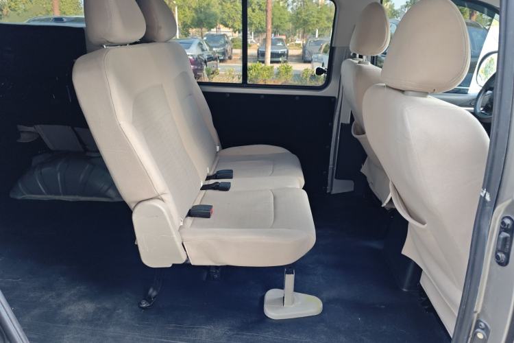 Used FORTHING Lingzhi 2023 M5L 1.6L Base Model 7 Seats Interior 4