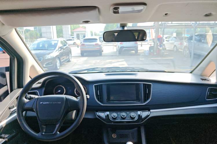 Used FORTHING Lingzhi 2023 M5L 1.6L Comfort Edition 7-Seater Interior 8