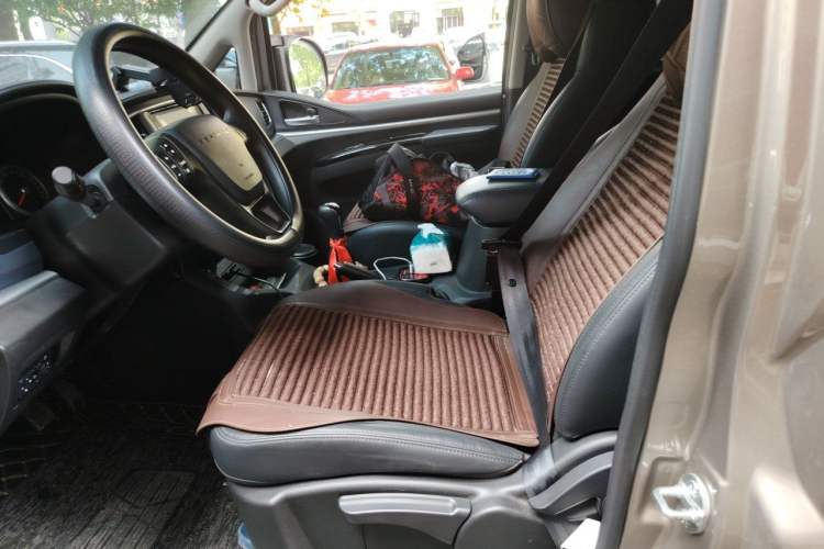 Used FORTHING Lingzhi 2023 M5L 1.6L Luxury 7-Seater Left Front Seat