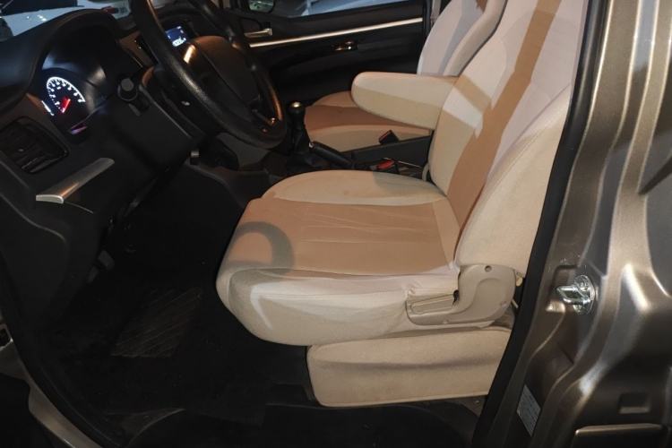 Used FORTHING Lingzhi 2023 M5L 1.6L Comfort Edition 7-Seater Left Front Seat
