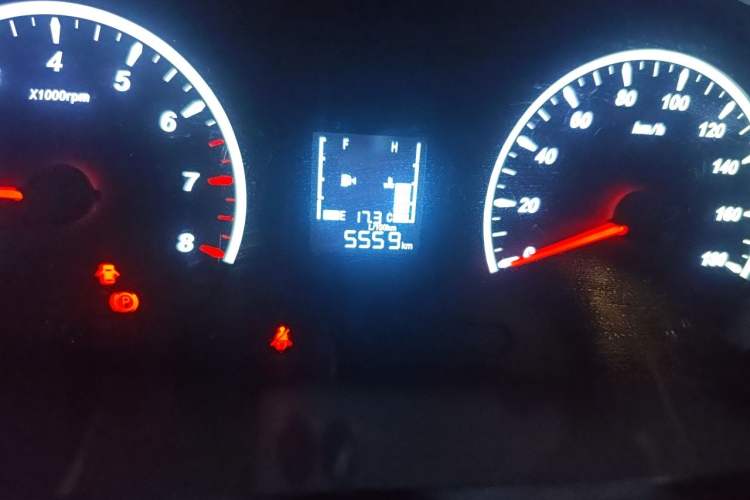 Used FORTHING Lingzhi 2023 M5L 1.6L Comfort Edition 7-Seater Odometer Close Up