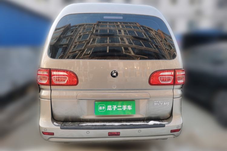 Used FORTHING Lingzhi 2023 M5 1.6L Practical Model 5 Seats Rear