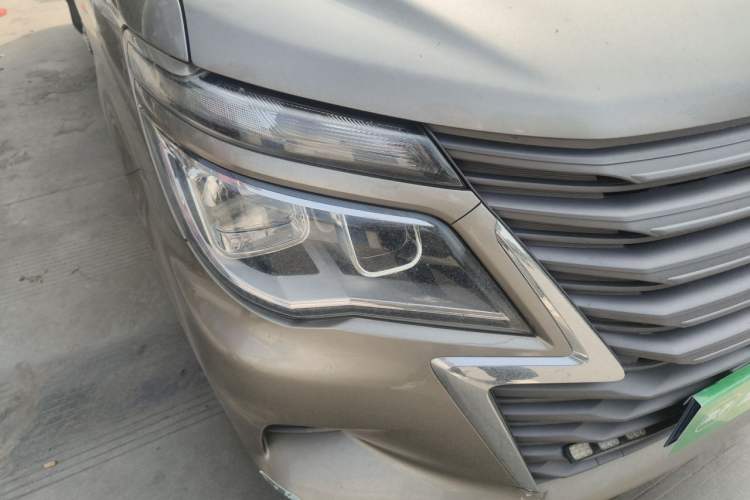 Used FORTHING Lingzhi 2023 M5L 1.6L Base Model 7 Seats Right Front Headlight