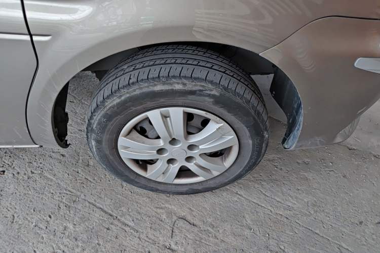 Used FORTHING Lingzhi 2023 M5L 1.6L Base Model 5 Seats Right Front Wheel Hub