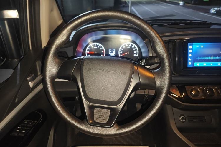 Used FORTHING Lingzhi 2023 M5L 1.6L Comfort Edition 7-Seater Steering Wheel
