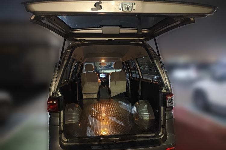 Used FORTHING Lingzhi 2023 M5L 1.6L Comfort Edition 7-Seater Trunk
