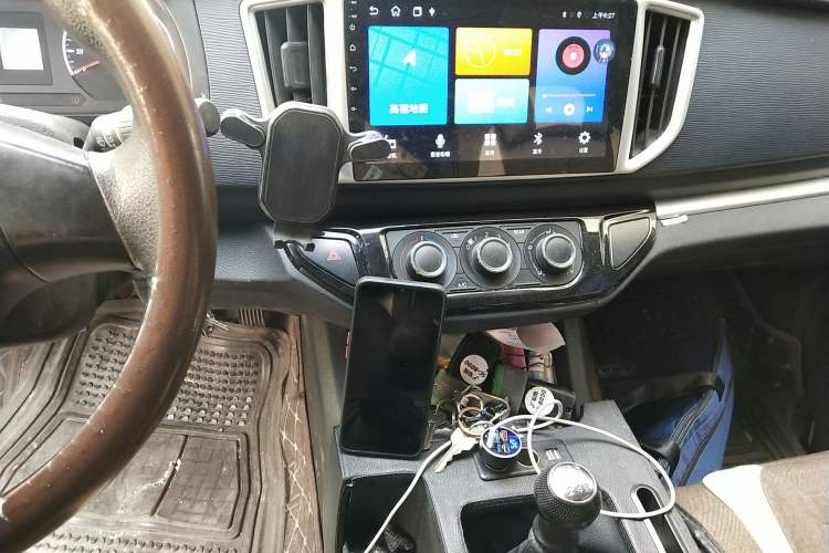 Used FORTHING Lingzhi 2023 M5 1.6L Practical Model 5 Seats Audio And AC Panel