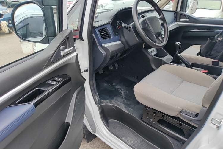 Used FORTHING Lingzhi 2023 V3 1.6L Base Model 2 Seats Driver Seat