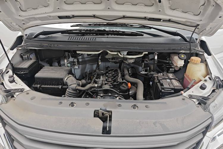 Used FORTHING Lingzhi 2023 M5L 1.6L Base Model 7 Seats Engine Bay