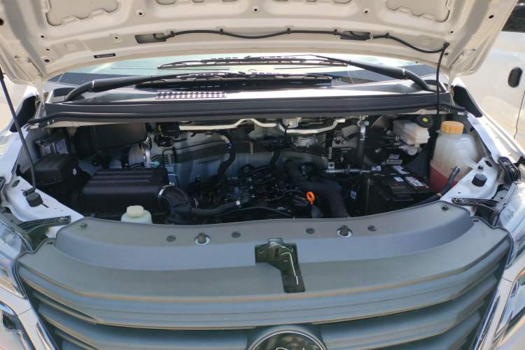 Used FORTHING Lingzhi 2023 M5L 1.6L Comfort 9-Seater Engine Bay