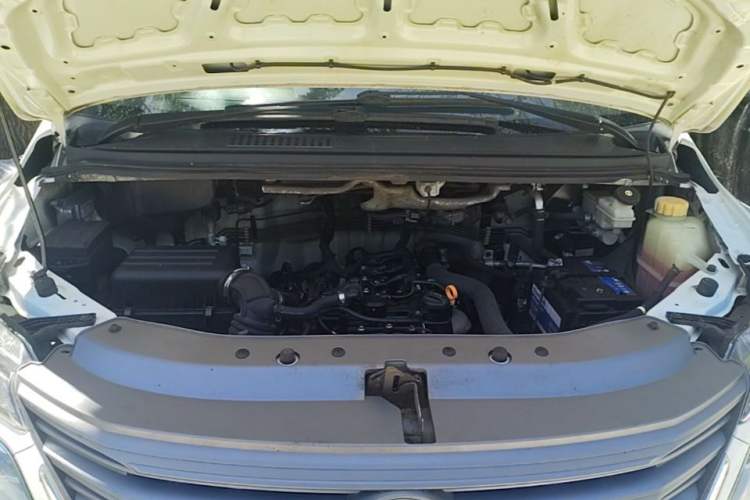 Used FORTHING Lingzhi 2023 M5L 1.6L Base Model 7 Seats Engine Bay