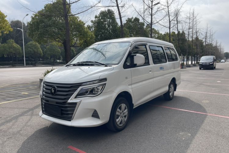 Used FORTHING Lingzhi 2023 M5L 1.6L Comfort 9-Seater Exterior 1