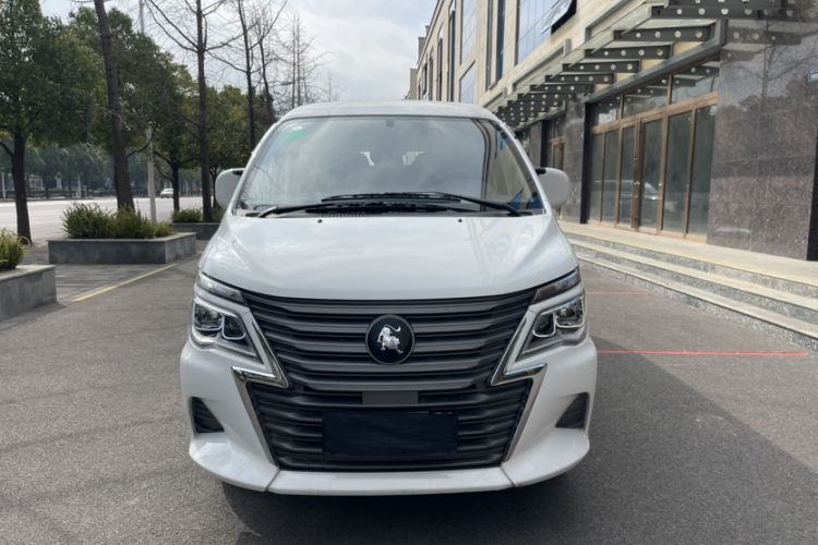 Used FORTHING Lingzhi 2023 M5L 1.6L Comfort 9-Seater Exterior 3