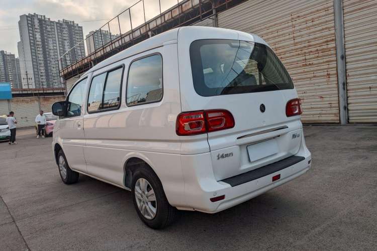 Used FORTHING Lingzhi 2023 M5 1.6L Comfort Edition 7-Seater Exterior 4