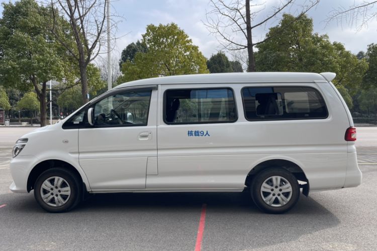 Used FORTHING Lingzhi 2023 M5L 1.6L Comfort 9-Seater Exterior 6