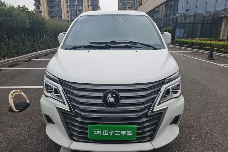 Used FORTHING Lingzhi 2023 M5L 1.6L Comfort 9-Seater Front