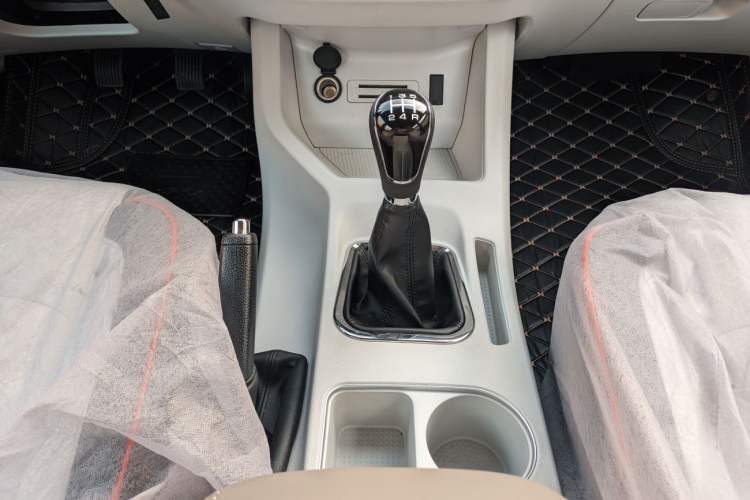 Used FORTHING Lingzhi 2023 M5 1.6L Comfort Edition 7-Seater Gear Lever