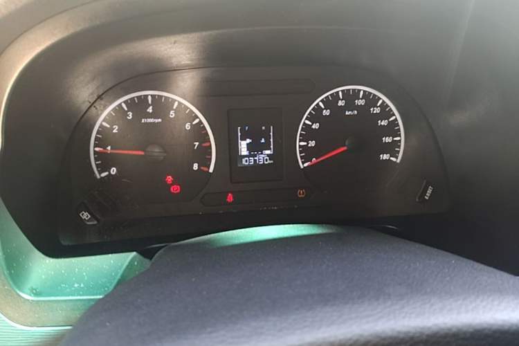 Used FORTHING Lingzhi 2023 M5L 1.6L Base Model 7 Seats Instrument Cluster