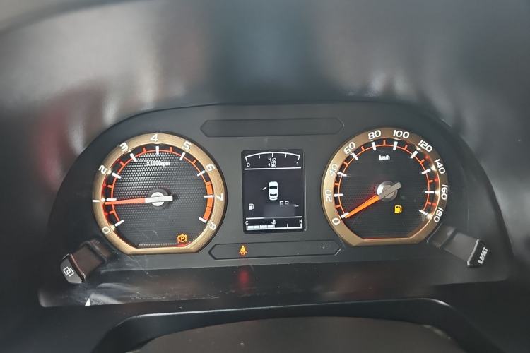 Used FORTHING Lingzhi 2023 M5L 1.6L Comfort 9-Seater Instrument Cluster