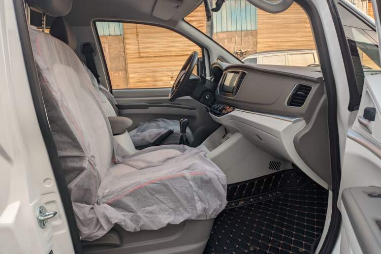 Used FORTHING Lingzhi 2023 M5 1.6L Comfort Edition 7-Seater Interior 2