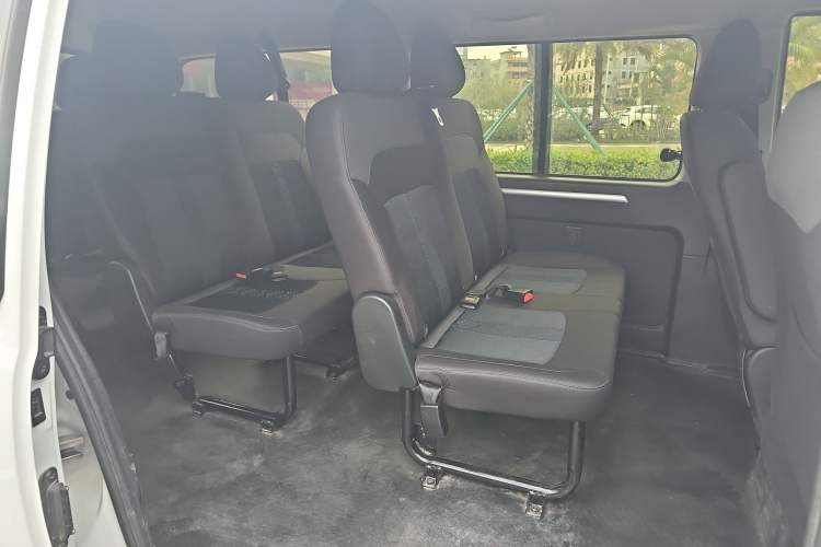 Used FORTHING Lingzhi 2023 M5L 1.6L Comfort 9-Seater Left Rear Seat