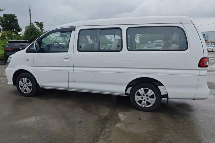 Used FORTHING Lingzhi 2023 M5L 1.6L Base Model 7 Seats Left Side