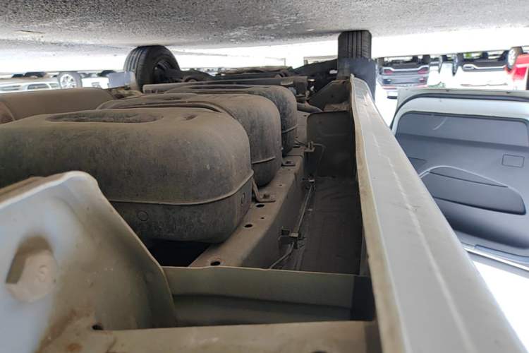 Used FORTHING Lingzhi 2023 V3 1.6L Base Model 2 Seats Left Side Sill