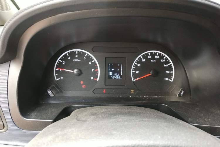 Used FORTHING Lingzhi 2023 M5 1.6L Practical Model 5 Seats Odometer Close Up