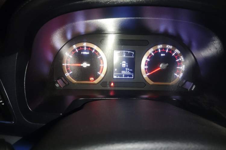 Used FORTHING Lingzhi 2023 M5L 1.6L Comfort 9-Seater Odometer Close Up