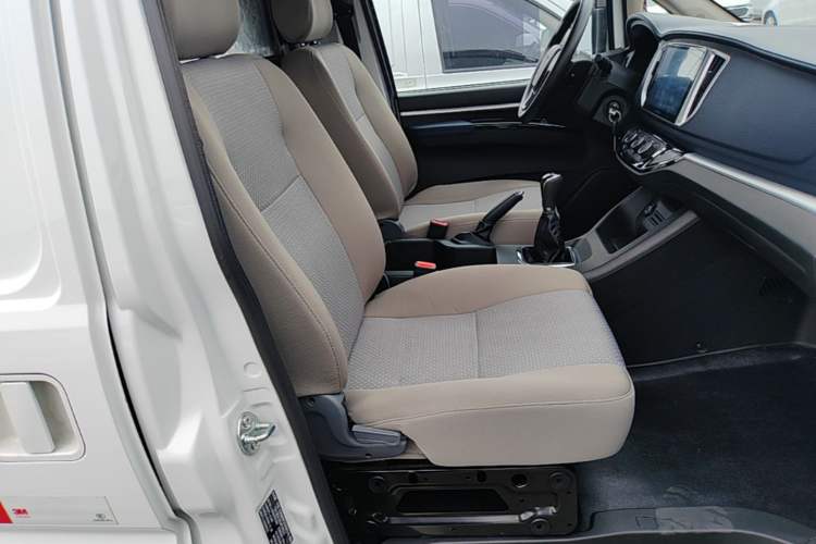 Used FORTHING Lingzhi 2023 V3 1.6L Base Model 2 Seats Right Front Seat