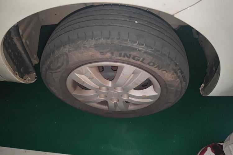 Used FORTHING Lingzhi 2023 M5L 1.6L Commercial Version 7 Seats Right Front Wheel Hub