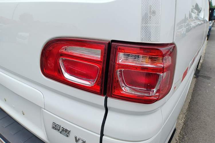 Used FORTHING Lingzhi 2023 V3 1.6L Base Model 2 Seats Right Rear Taillight