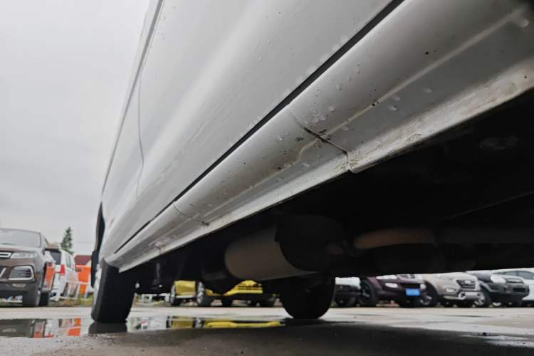Used FORTHING Lingzhi 2023 M5L 1.6L Base Model 7 Seats Right Side Sill
