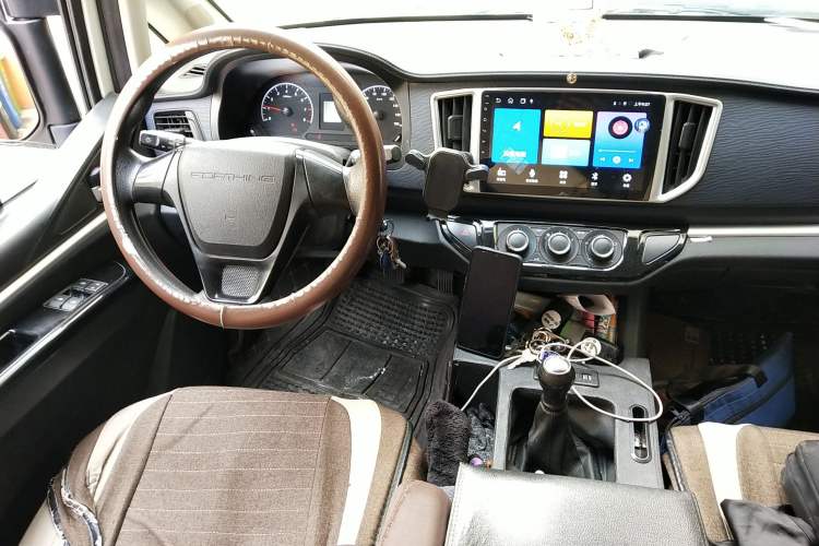 Used FORTHING Lingzhi 2023 M5 1.6L Practical Model 5 Seats Steering Wheel