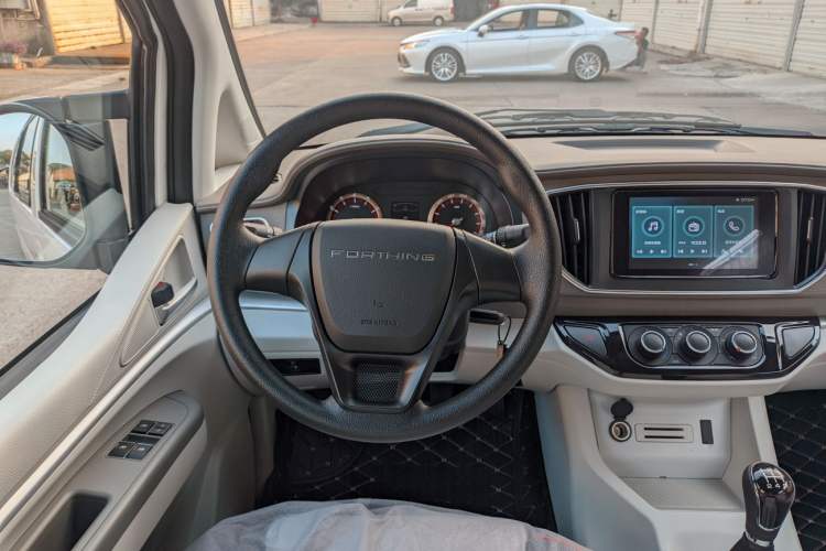 Used FORTHING Lingzhi 2023 M5 1.6L Comfort Edition 7-Seater Steering Wheel
