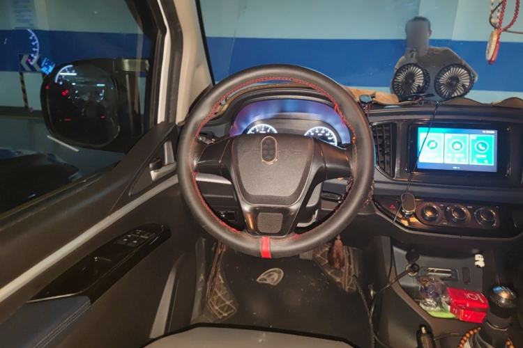 Used FORTHING Lingzhi 2023 M5L 1.6L Commercial Version 7 Seats Steering Wheel