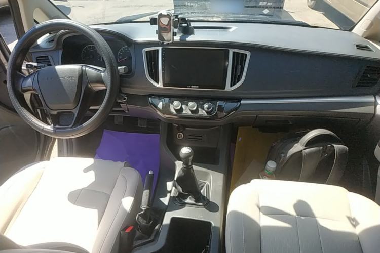 Used FORTHING Lingzhi 2023 M5 1.6L Practical Model 5 Seats Center Console
