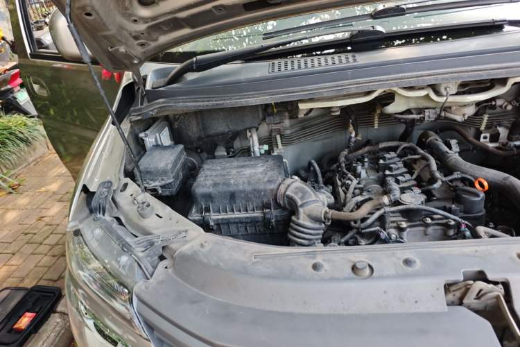 Used FORTHING Lingzhi 2023 M5 1.6L Comfort Edition 7-Seater Engine Bay Right