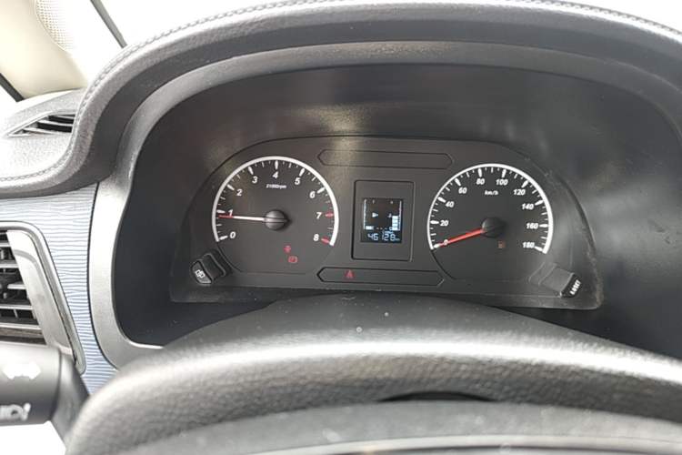 Used FORTHING Lingzhi 2023 M5L 1.6L Base Model 7 Seats Instrument Cluster