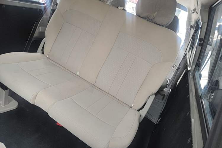 Used FORTHING Lingzhi 2023 M5L 1.6L Base Model 7 Seats Left Rear Seat
